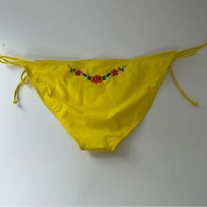 Xhilaration yellow bikini bottoms with floral details size L